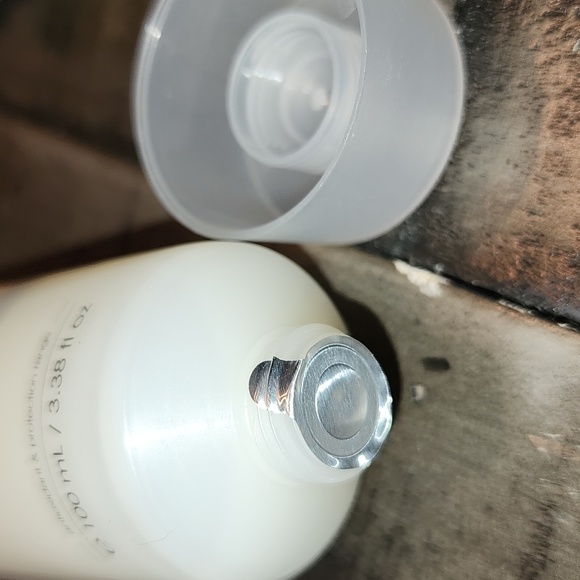 🆕️SYMBIOSIS LONDON Enlightening & Exfoliating Cleansing Gel - Picture 2 of 5